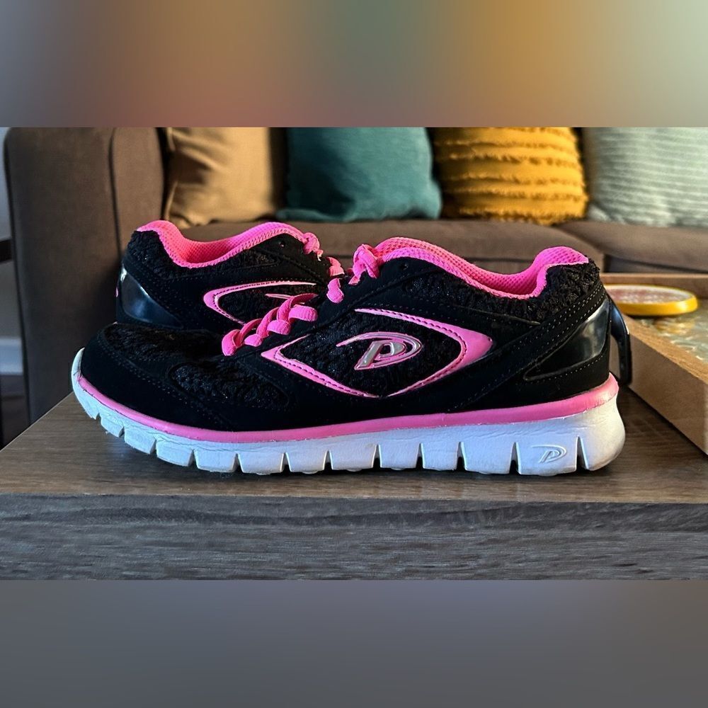 Preowned … PRO PLAYER “Size: 8” Athletic Shoes